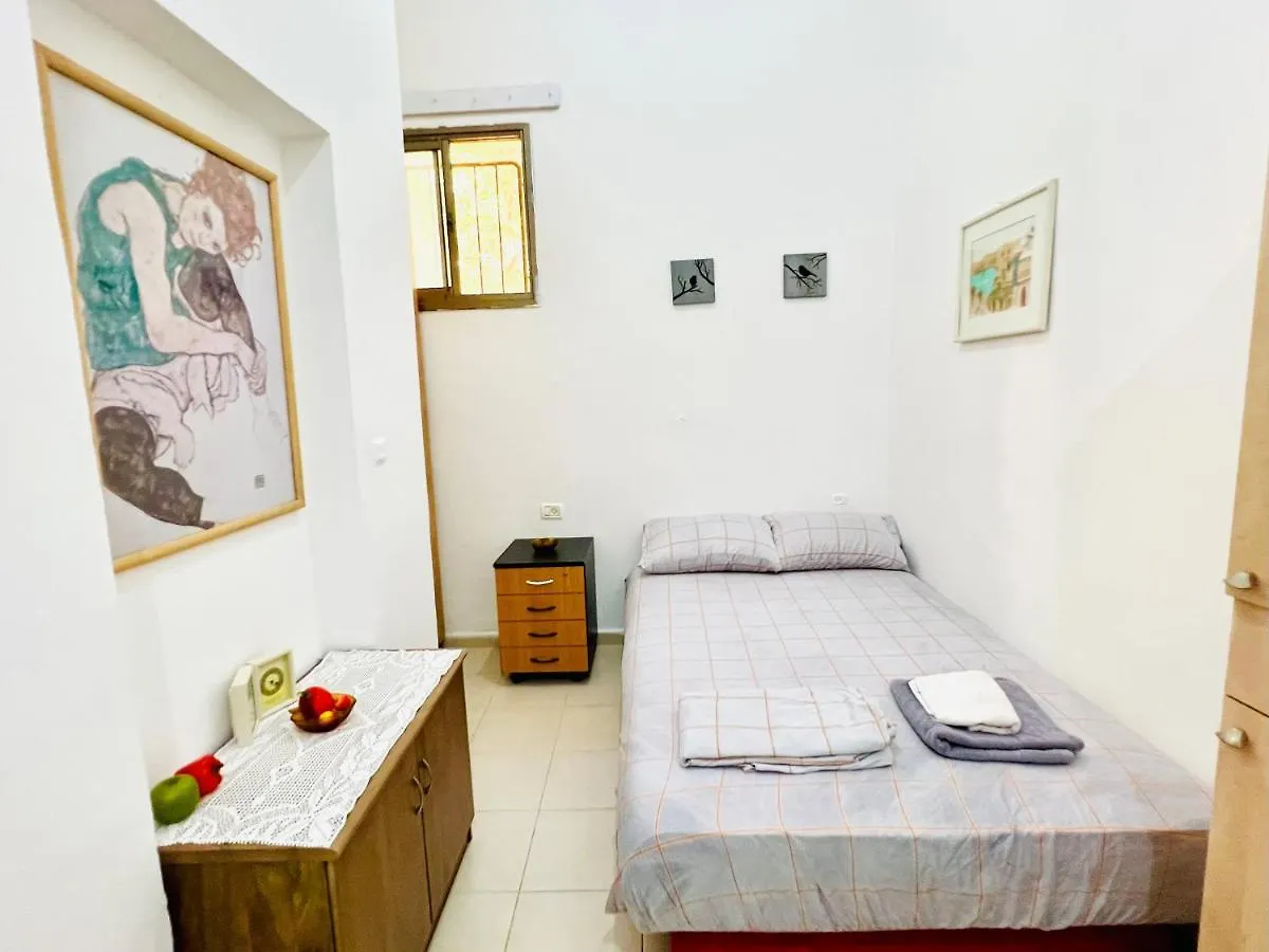 Уютная Квартира 1,5 Комнаты. Haifa Apartment